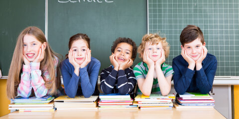Schule, Schler,Bcher Tafel
