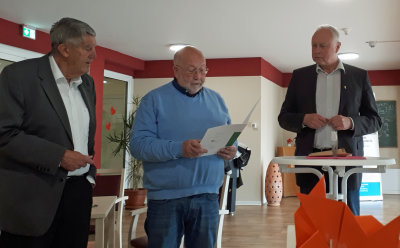 Verleihung Sozialfüjhrerschein durhc Prof. Wile, Hans-Willi Rudloff und DR. Gero Karthaus. (Foto: OBK)